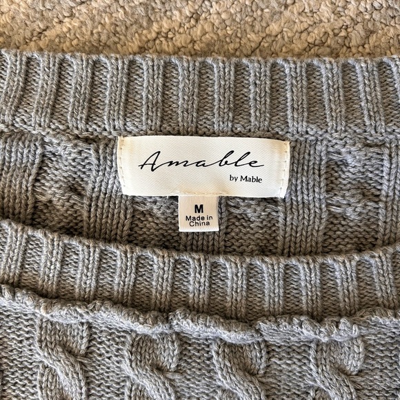 AMABLE CABLE KNIT CROP SWEATER - Picture 3 of 5